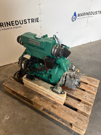 Moteur marin Volvo Penta MD2040 avec boîte de vitesses et tableau de bord