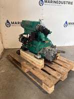 Moteur marin Volvo Penta MD2040 avec boîte de vitesses et tableau de bord