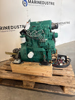 Moteur marin Volvo Penta MD2040 avec boîte de vitesses et tableau de bord