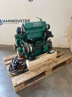 Moteur marin Volvo Penta MD2040 avec boîte de vitesses et tableau de bord